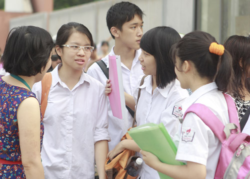 Hơn 40000 học sinh TPHCM thi vào lớp 10 sáng nay