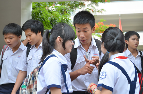 Gợi ý đáp án đề thi môn Toán vào lớp 10 TPHCM năm 2013
