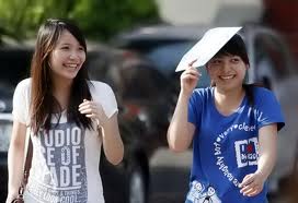 Thí sinh tham gia kì thi ĐH-CĐ năm 2012 Thí sinh tham gia kì thi ĐH-CĐ năm 2012